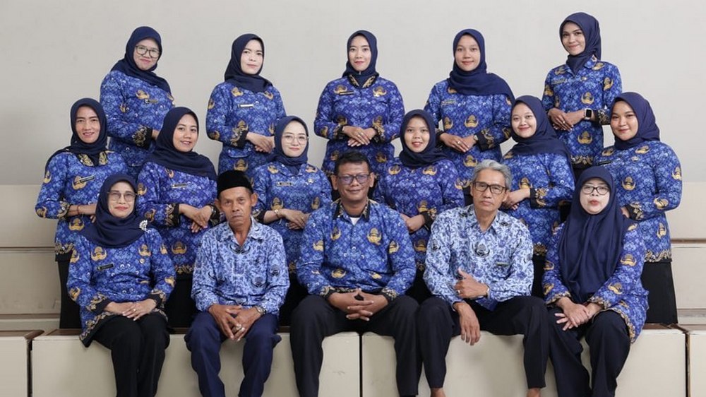 Guru pengajar SD Negeri Sawahdadap I Kecamatan Cimanggung