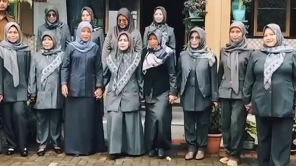 Guru pengajar SD Negeri Sawahdadap II Kecamatan Cimanggung