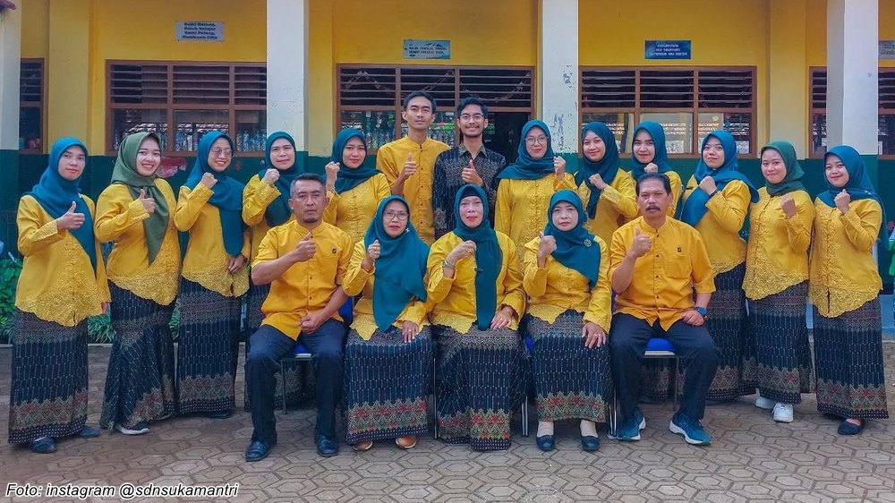 Guru pengajar SD Negeri Sukamantri Kecamatan Tanjungsari