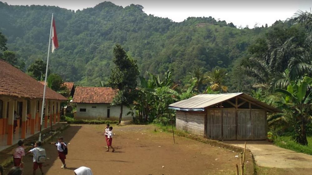Halaman sekolah SD Negeri Cikondang III Kecamatan Ganeas