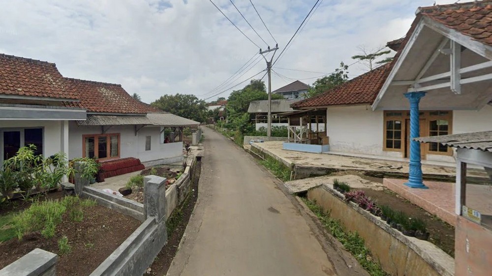 Akses jalan Kampung Nagrog Desa Bongkok