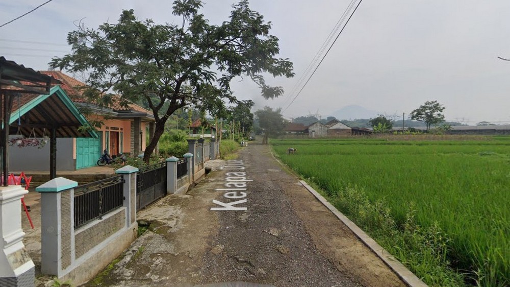 Akses jalan Kampung Kalapadua Desa Margamukti