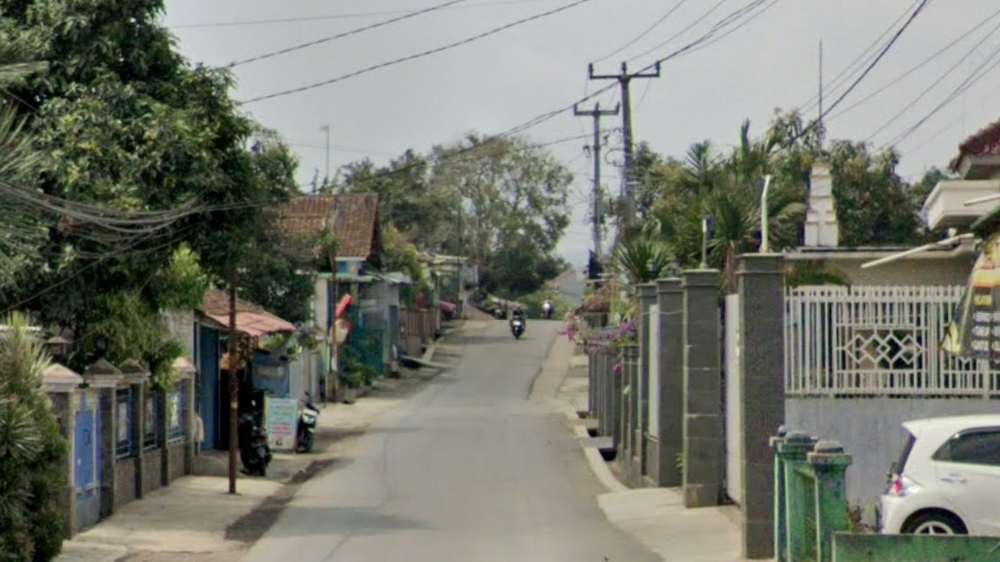 Akses jalan Kampung Ciluluk Desa Margajaya