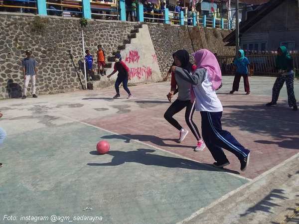 Kegiatan olahraga pemuda Kampung Sadarayna