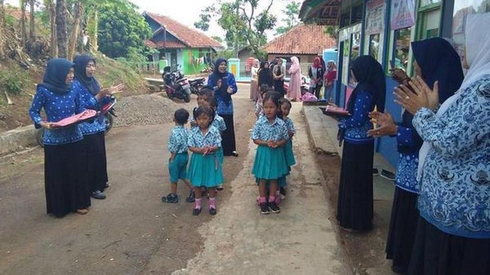Kegiatan luar kelas siswa Al-Hikmah Banjarsari