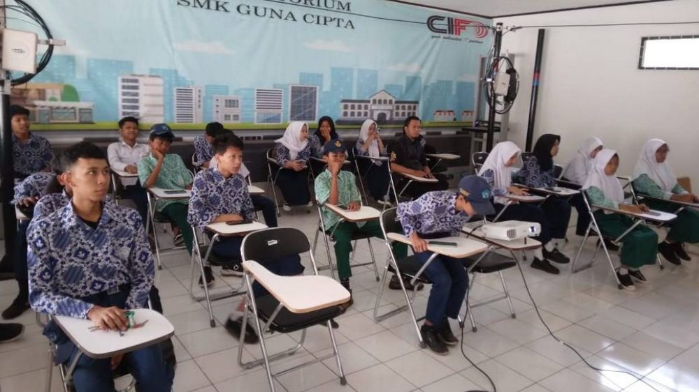 Kegiatan dalam kelas SMK Guna Cipta Sumedang
