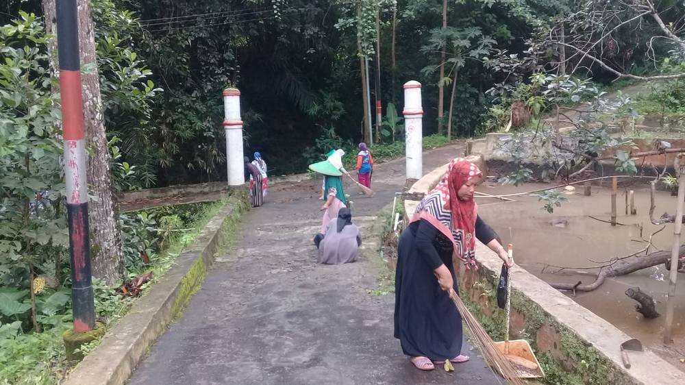 Kerja bakti Kampung Babakan Sidaraja Desa Bongkok