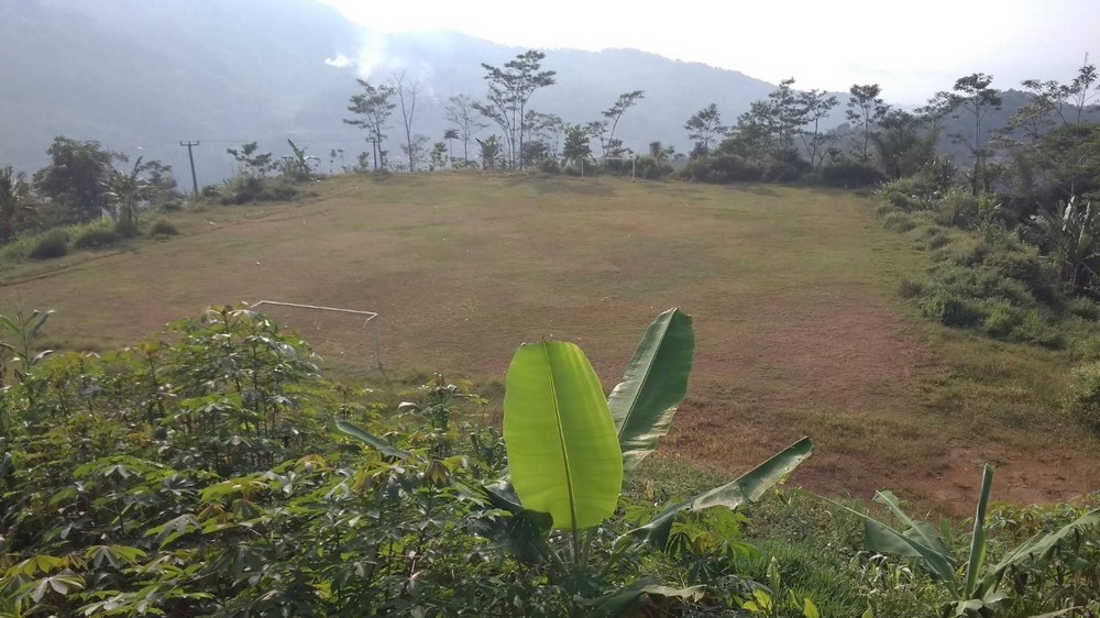 Lapang sepakbola Kampung Gununggahung Desa Sukahayu