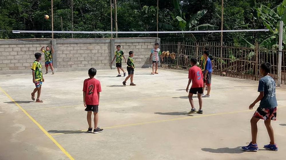 Lapang bola voli Kampung Ciluluk Desa Margajaya