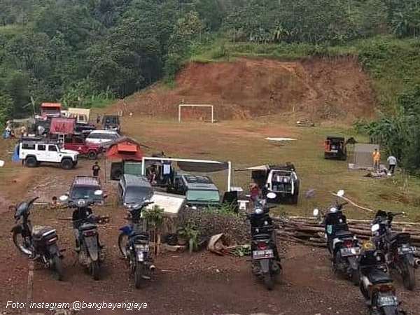 Lapang sepakbola Tanjunganom Bangbayang