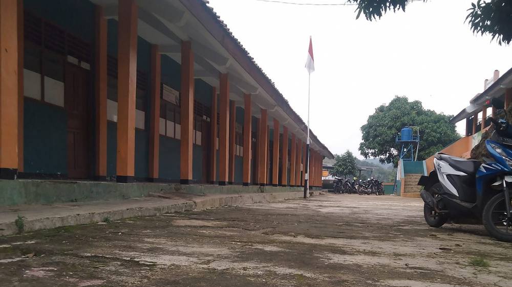 Lingkungan sekolah SD Negeri Bangkir Kecamatan Cimanggung