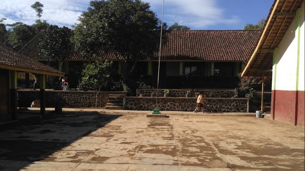 Lingkungan sekolah SD Negeri Lebakgede Kecamatan Cimanggung
