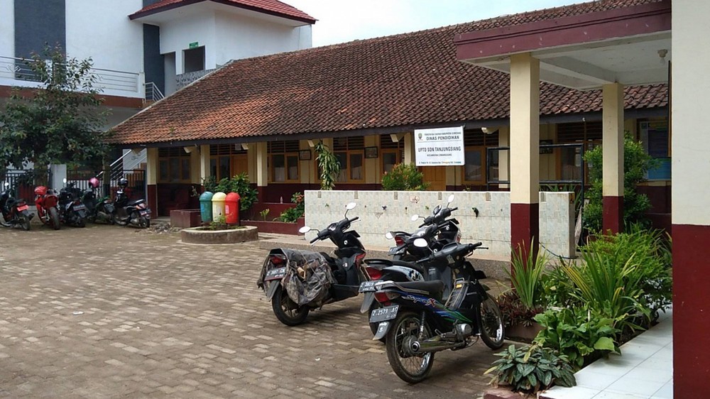 Lingkungan sekolah SD Negeri Tanjungsiang Kecamatan Cimanggung