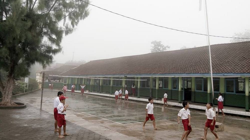 Lingkungan SD Negeri Ciuyah III Kecamatan Cisarua