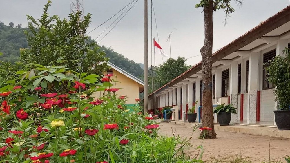 Lingkungan SD Negeri Karangmulya Sumedang Selatan