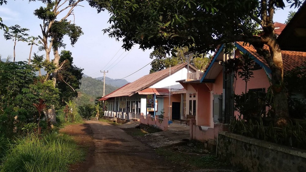 Lingkungan Kampung Cigobang Desa Sukahayu