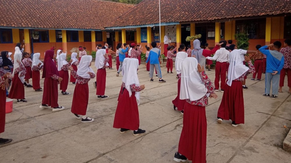 Kegiatan luar kelas SD Negeri Rancamedalwangi Kecamatan Rancakalong