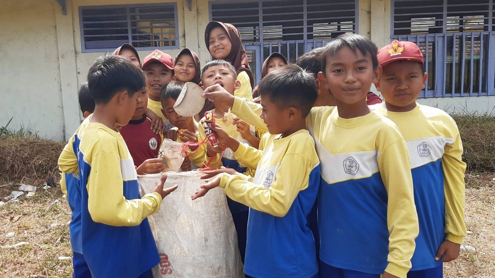 Kegiatan luar kelas SD Negeri Cikawao Kecamatan Pamulihan