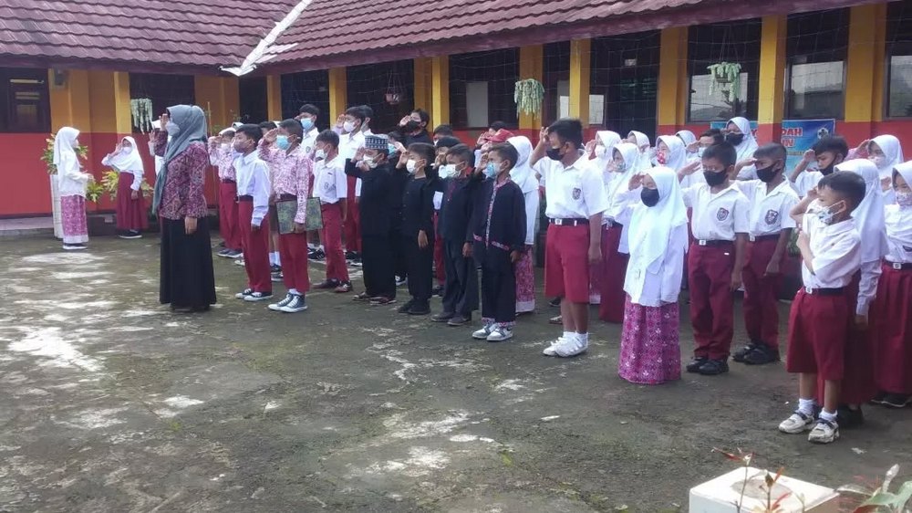 Kegiatan upacara SD Negeri Cipanas Tanjungkerta