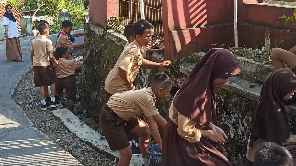 Kegiatan luar kelas SD Negeri Cibodas I Tanjungkerta