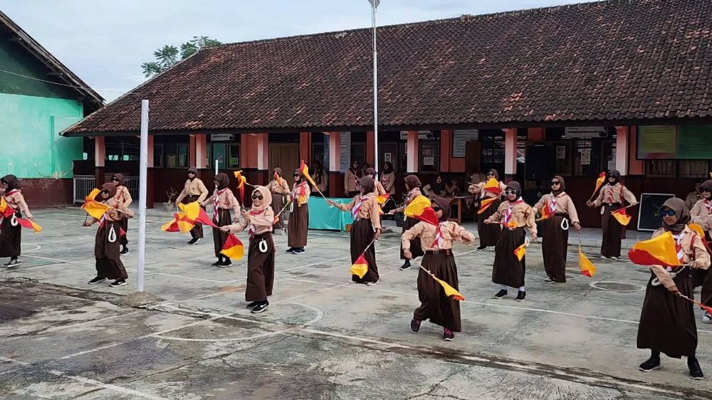 Kegiatan luar kelas SD Negeri Pameulah Kecamatan Cisarua