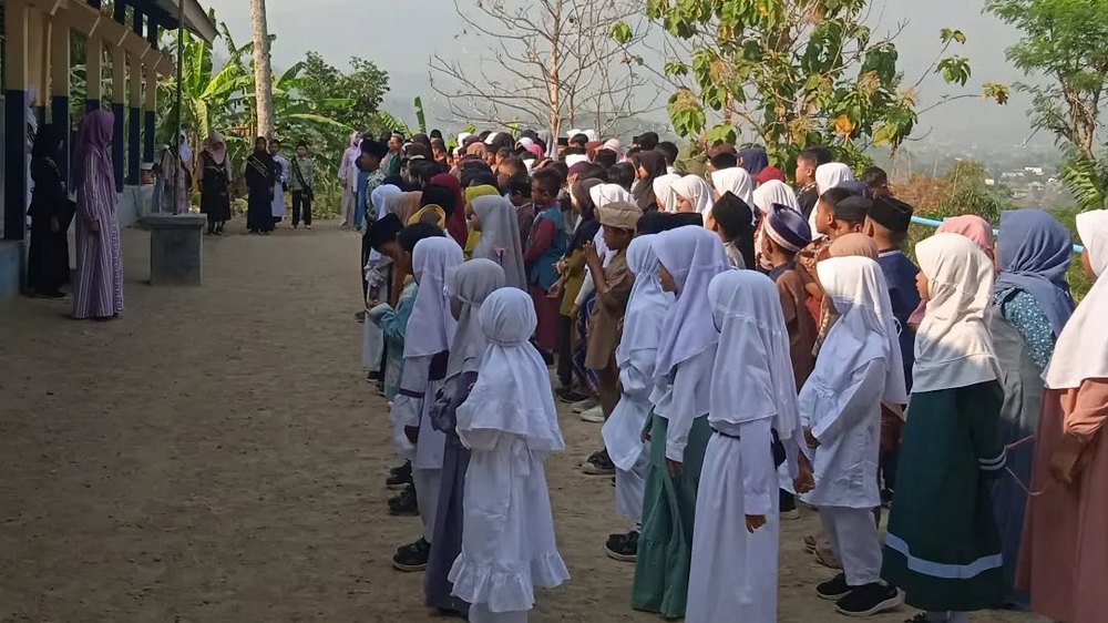 Kegiatan luar kelas SD Negeri Cisalak IV Kecamatan Cisarua