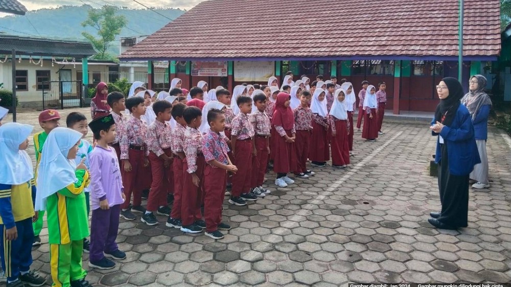 Kegiatan luar kelas SD Negeri Cikondang II Kecamatan Ganeas