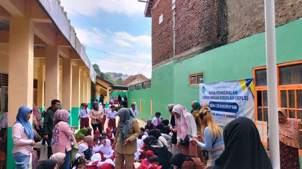 Kegiatan luar kelas SD Negeri Cikahuripan Kecamatan Cimanggung