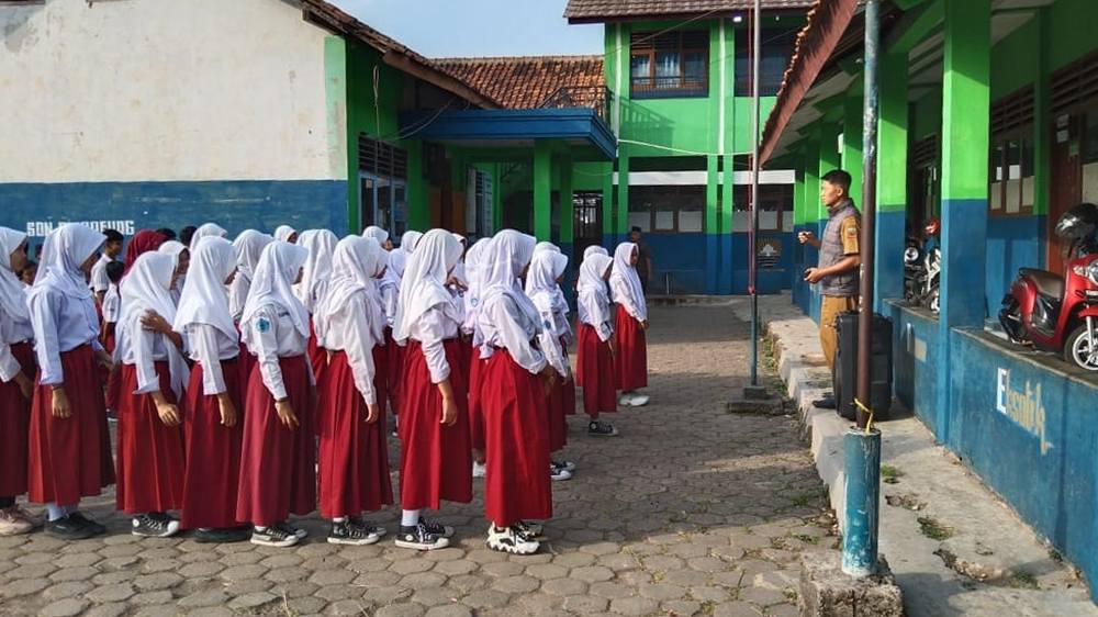 Kegiatan luar kelas SD Negeri Cipareuag Kecamatan Cimanggung