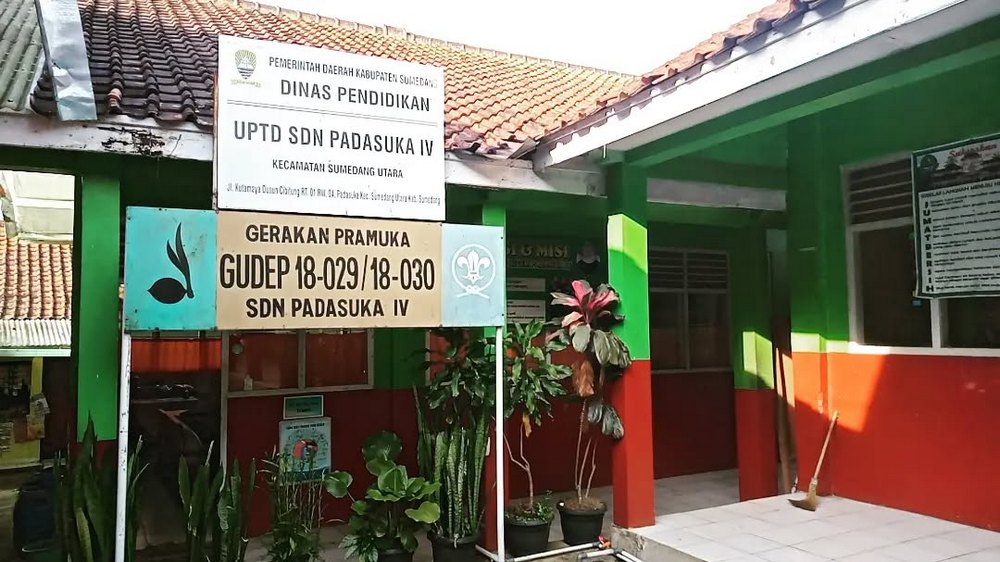 Papan nama SD Negeri Padasuka IV Sumedang Utara