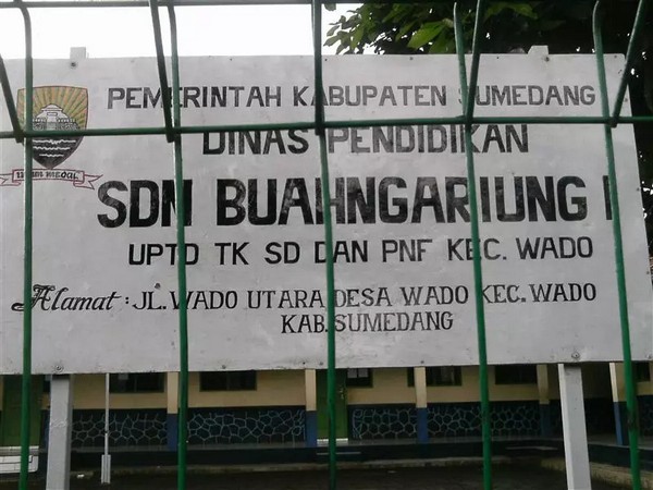 Papan nama SD Negeri Buahngariung I