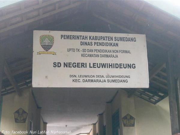 Papan nama SD Negeri Leuwihideung