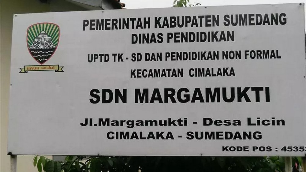 Papan nama SD Negeri Margamukti Kecamatan Cimalaka