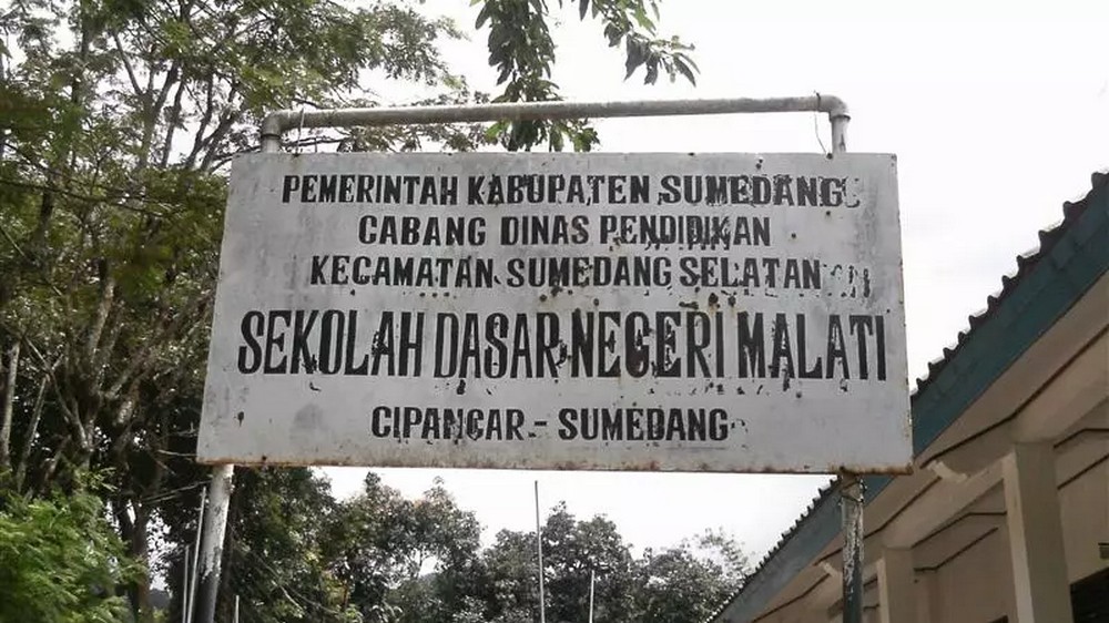 Papan nama SD Negeri Malati Sumedang Selatan