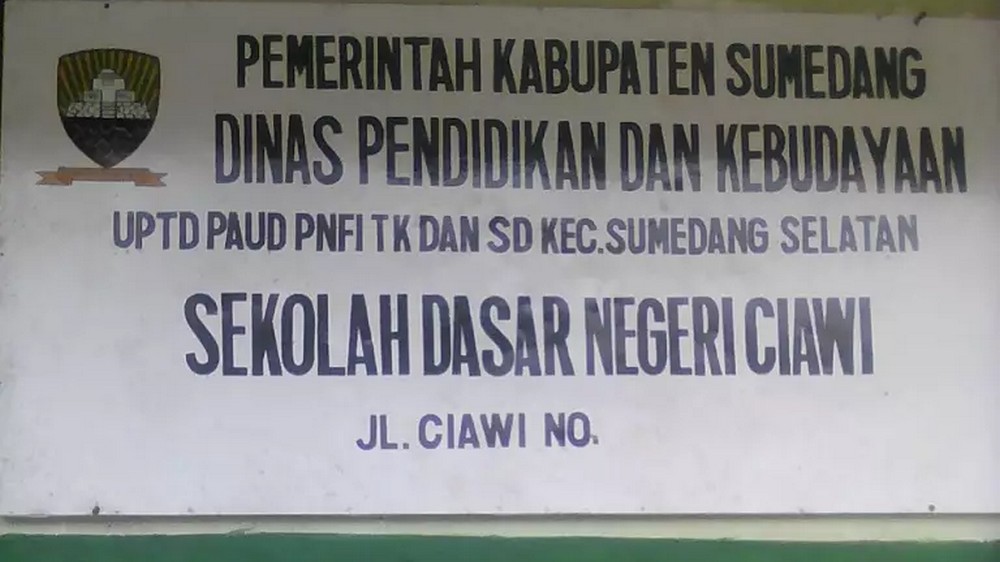 Papan nama SD Negeri Ciawi Sumedang Selatan