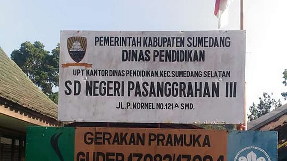 Papan nama SD Negeri Pasanggrahan III Sumedang Selatan