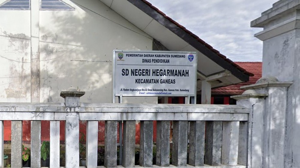 Papan nama SD Negeri Hegarmanah Kecamatan Ganeas