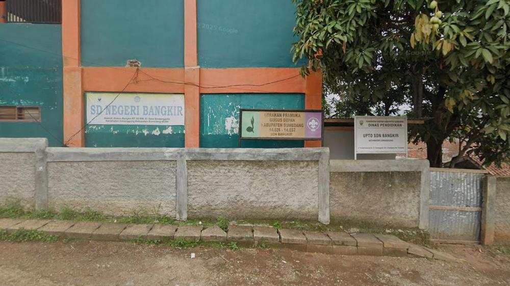 Papan nama SD Negeri Bangkir Kecamatan Cimanggung