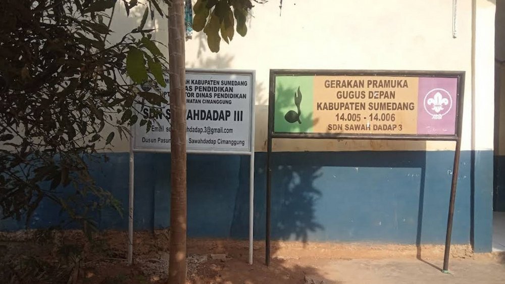 Papan nama SD Negeri Sawahdadap III Kecamatan Cimanggung