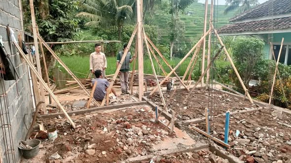 Pembangunan rumah Kampung Legok Desa Sukamaju