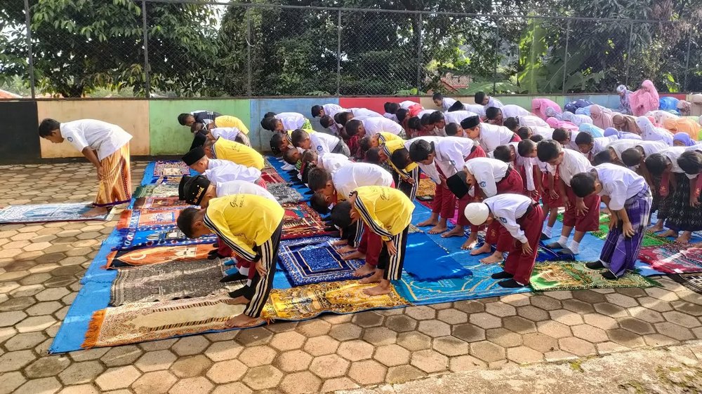 Kegiatan pembiasaan SD Negeri Gunungdatar Tanjungkerta