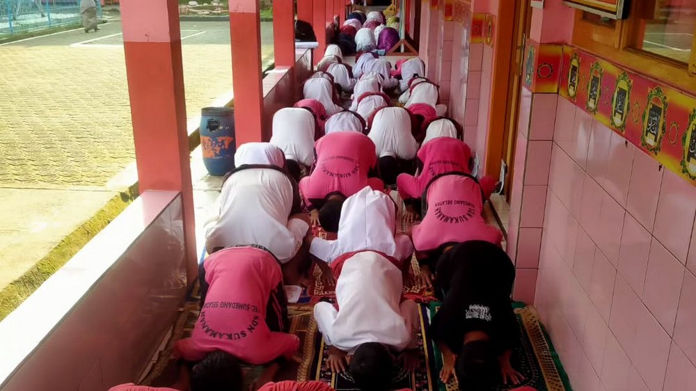 Pembiasaan SD Negeri Sukamanah Kecamatan Sumedang Selatan