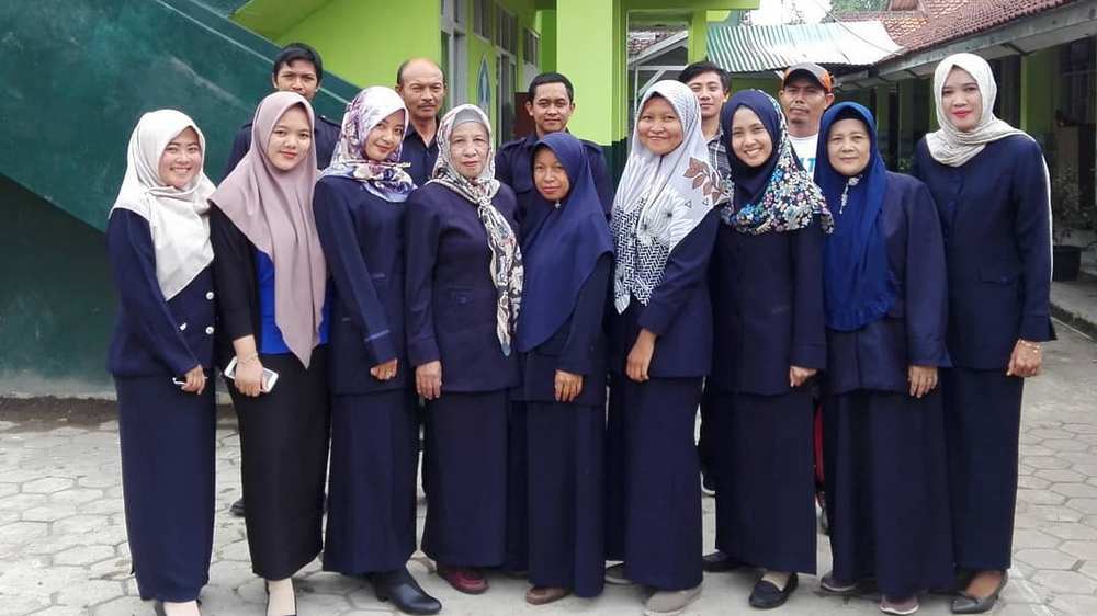 Staf pengajar SD Negeri Rancamulya