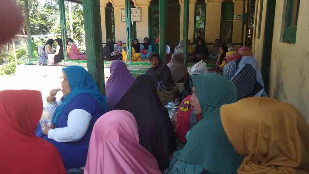 Pengajian di Kampung Cipari