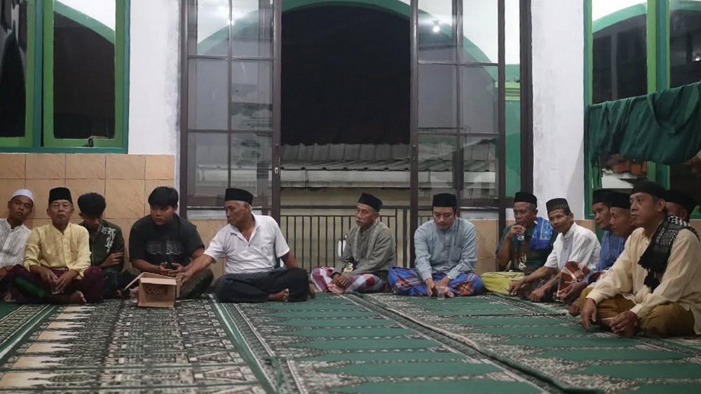 Pengajian warga Kampung Cimanglid Desa Sukamaju