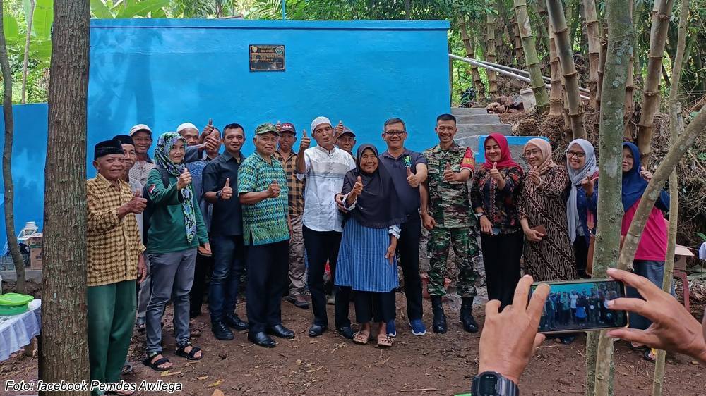 Peresmian fasilitas air bersih Kampung Cipeureu Desa Awilega