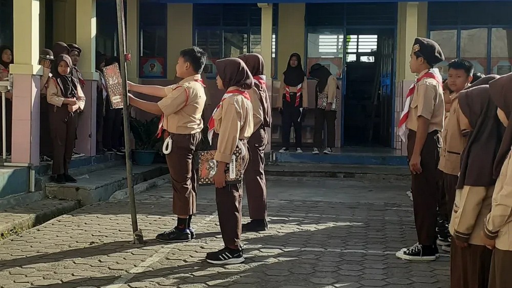 Pramuka di MIS Muhammadiyah Babakanloa