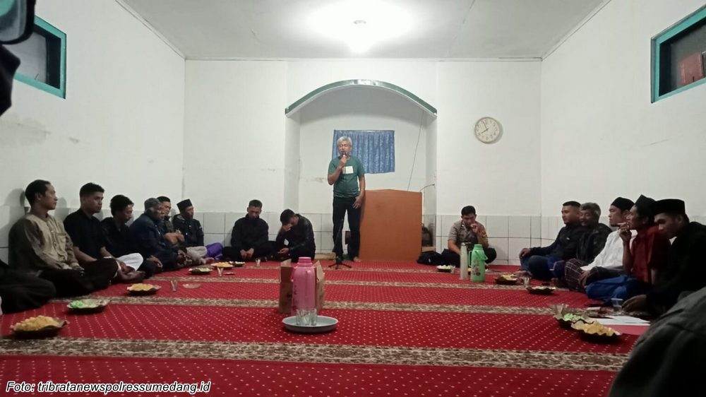 Rapat masyarakat Kampung Citulampa Desa Margajaya
