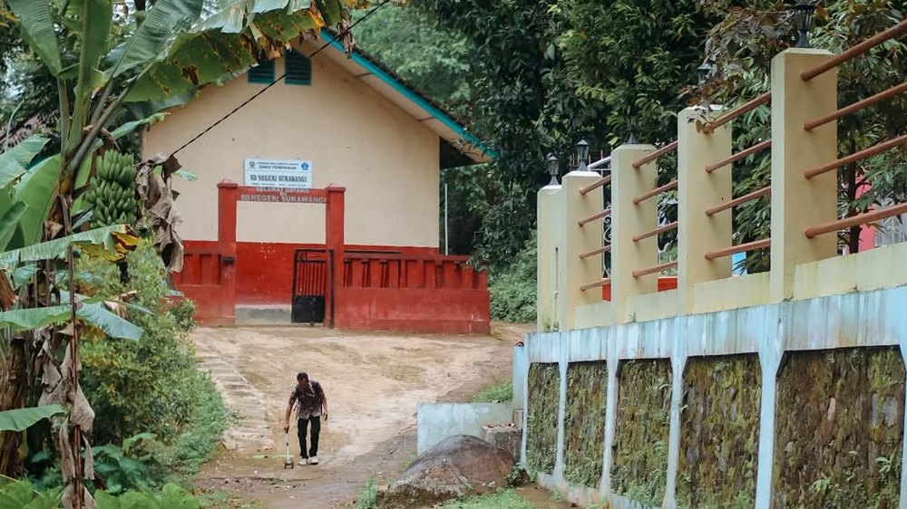 Sekolah SDN di Kampung Ciakar Desa Sukamaju