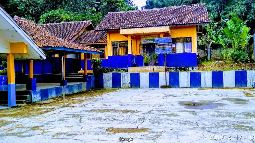 SD Negeri Tenjolaya di Kampung Tenjolaya Desa Sukagalih